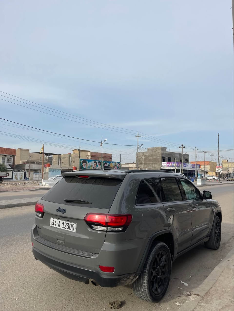 السلام عليكم للبيع جيب شيروكي 2019 فول مواصفات للاخير وارد امريكي حادثها جاملغ فقط بدون دواخل  السيارة كفالة مكينه كير حدادية طخم تاير كله جاهز والسيارة فول مواصفات للاخير رقم بصرة الجديد سنوية مجددة وكاملة تحويل ثاني يوم بأسم المشتري السعر 240 والشراي يتصل وبالخدمة *********** مكاني البصرة البصرة, العراق
