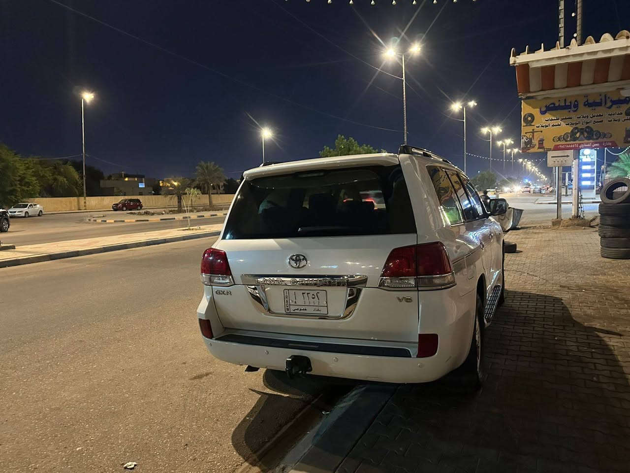 السلام عليكم للبيع او امروس موديل احداث 24 او 24  لاندكروز موديل 10 بدون حادث فقط صبغ دعاميات ماشيه 145 السياره كير مكينه تبريد حداديه تايرات  جاهزه من كلشي مكانه الحريه الدولعي  اي ستفسار ‭0770 505 4999

