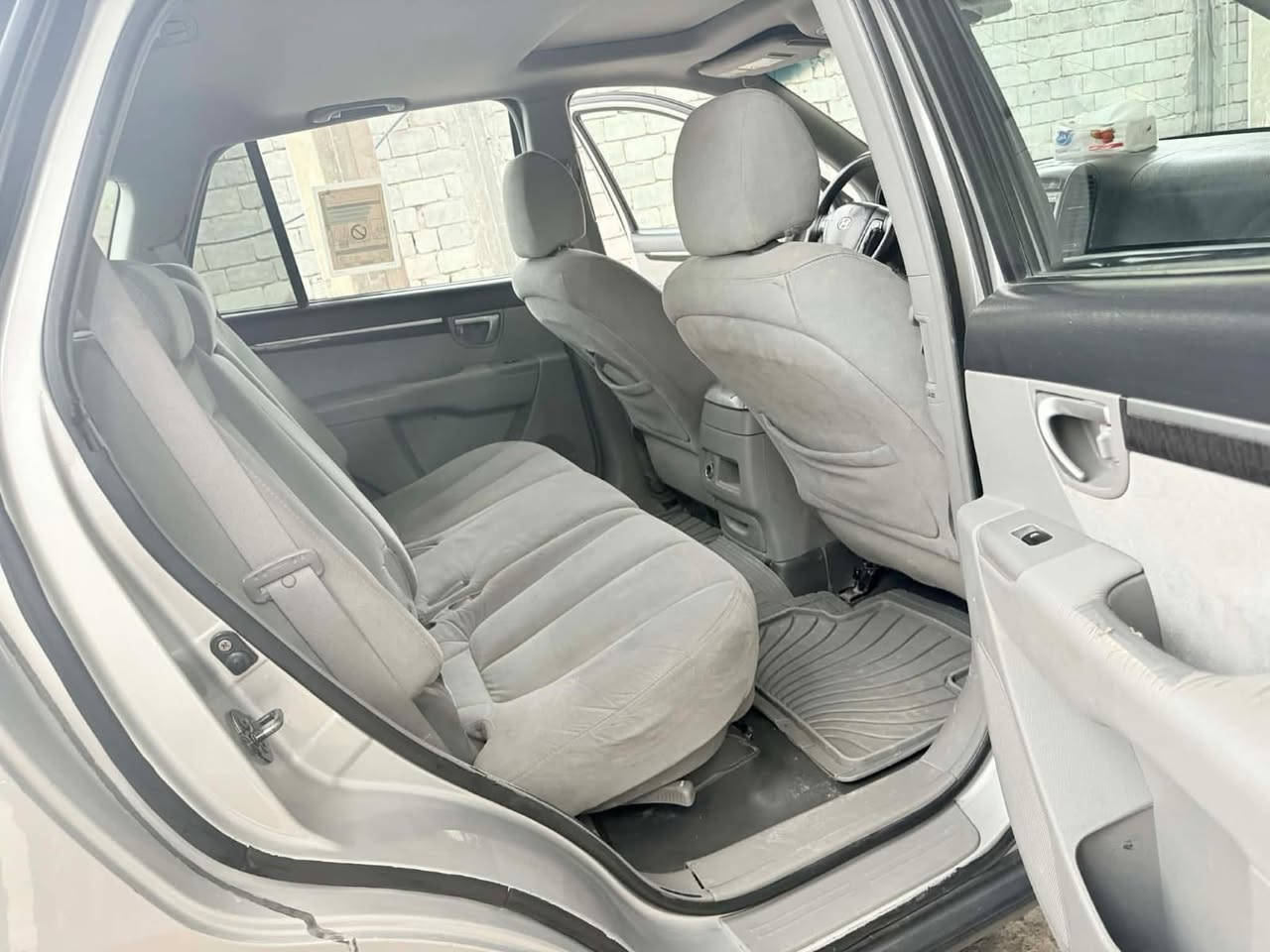 السلام عليكم
سنتافيا لبيع 
2008 
مكفوله من الصبغ 
فقط تبديل باب وبنيد نفس لون 
رقم بغداد باسمي 
جاهزه 
سياره خير من الله  مال شخص واحد نضافه %\% 
السعر 125 بيها مجال 
مكاني بابل قرب العلويه شريفه ع 

الاستفسار 
***********
