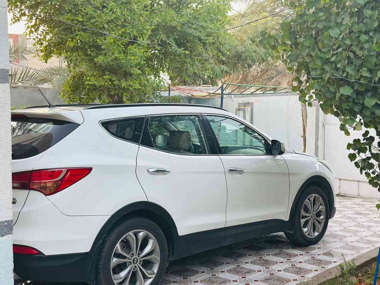 سلام عليكم
للبيع سنتافي 2014 خليجي مكفوله كفاله عامه فول موصفات 1/1 بانورما ويل كروم فول للخير رقم بغداد باسمي سعرها 188 وبيها مجال ***********
