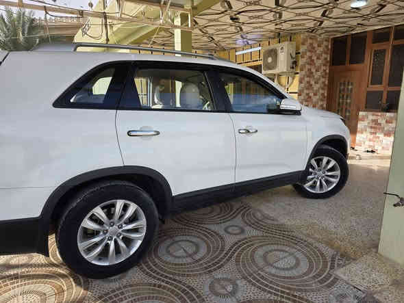 السلام عليكم..
البيع نقدا فقط فقط بدون مراوس..
سيارة سورينتو وارد خليجي سيارة جديدة بمعنى الكلمة ماشية  145000 حقيقي بأسمي تحويل او وكالة ثاني يوم سيارة ماخذها سنة 2012 زيرو على أيدي لا صبغ لا تبديل لا ضرر سيارة نظيفة كلش مال جناي كير ومحرك وحدادية شرط سنوية تنتهي 2028 مشروع وطني
موديل 2012 ..
كلين تايتل..
محرك 4 سلندر..
7 راكب ...
مري جانبية شفط..
مانع انزلاق..
مانع انحدار..
قفل مركزي عند انطلاق السيارة..
تبريد 3 قطع شغال..
نسختين سويج بيها..
تحكمات ستيرن..
مثبت سرعة ..
بلوثوث..
منفذ يو بي اس..
منافذ شحن امامي وخلفي..
تبريد دبل A/C..
السعر 165 ورقة 
مكاني الحود للاستفسار اتصل على الرقم ***********
