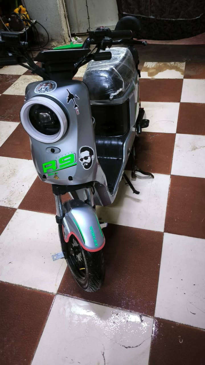 السلام عليكم دراجة R9 نضيفة للبيع
بطارياتهة جدد 22  
السعر: 400 وبيهة مجال
رقم الهاتف: *********** متواجد واتساب فقط
العنوان: البصرة كرمة علي
