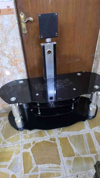 ميز مال تلفاز البيع السعر 85الف وبي مجال *********** بي وتساب
