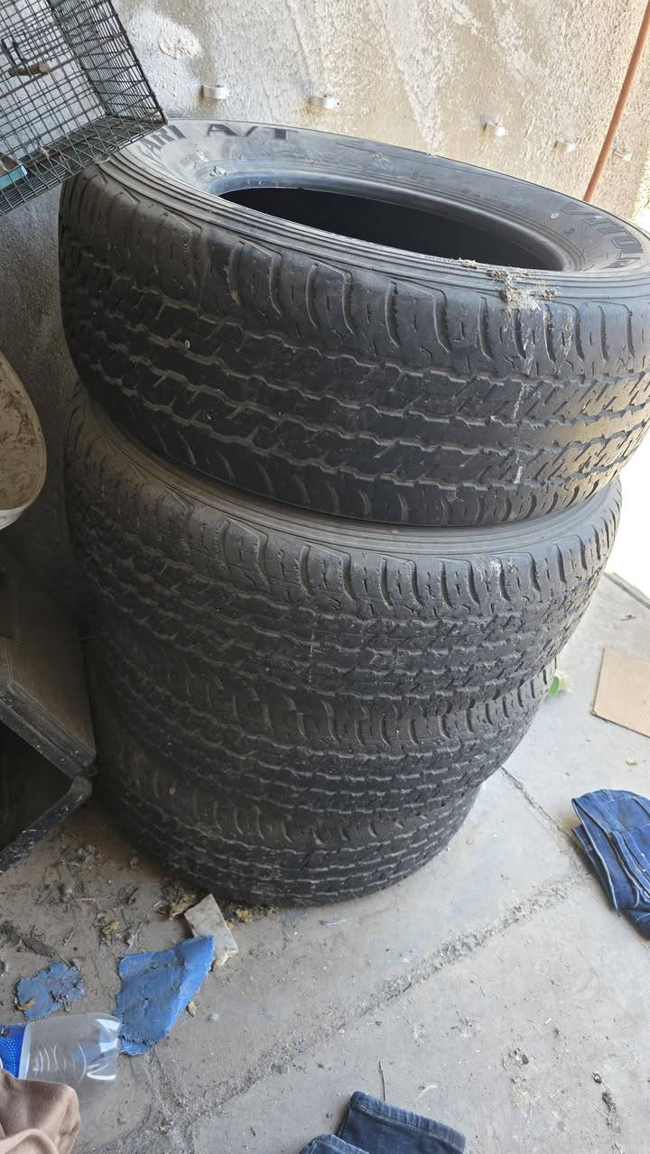 حجم ١٧ ٦٥ ٢٦٥ ٤ تايرات ٨٠الف ***********
