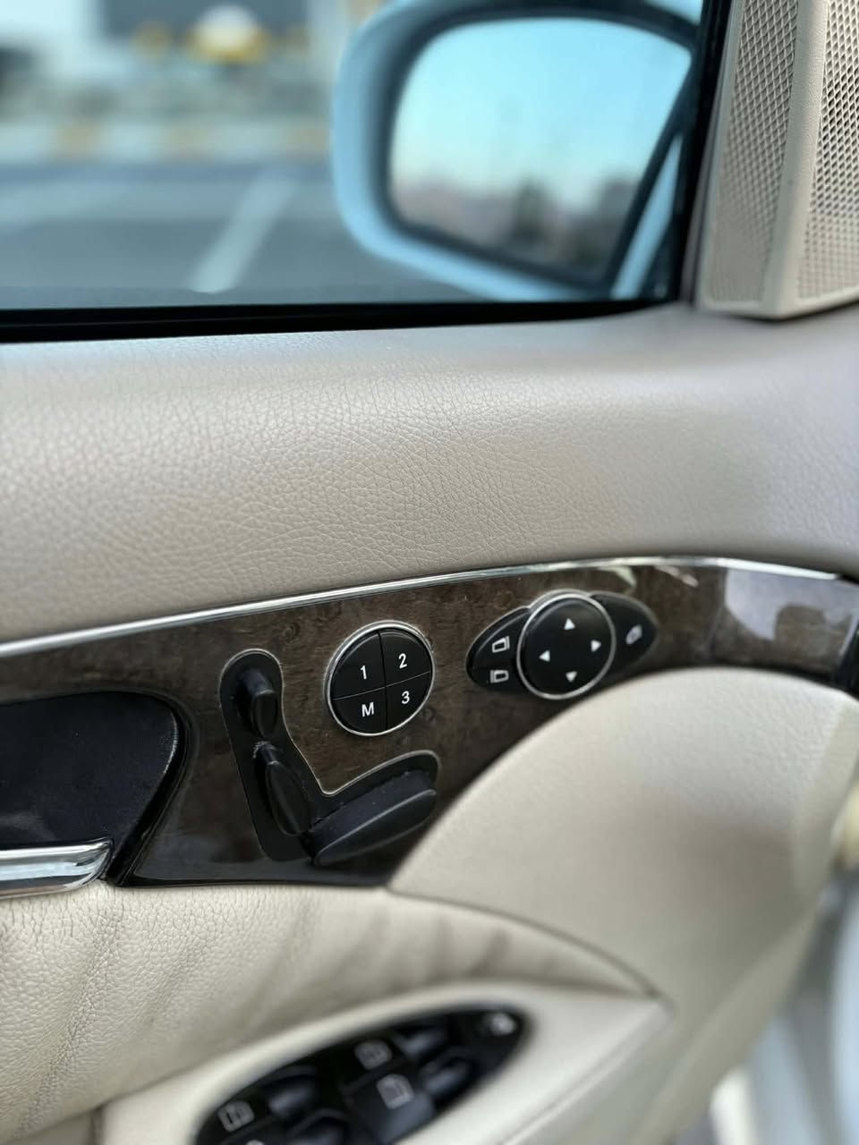 Slaw La addmin 
Marcedes benz e500⛓️⚜️.🦅
‎بی رەقەمی دووبەی. ساخ.
‎مواسە فات. E500. V8.
125 km. رۆشتوە
‎گیر ئاڤان گارد
‎سلید
‎ناو زەرد
‎قایدە بانس. Amg ⚜️
‎کوشن ساردو گەرم.
‎سوکان.کارەبا
‎کامل سالۆنسای amg
‎کامل بۆدی amg
‎شاشە ئایپاد بیلاد
‎تەبرید مەرکەزی وشاشە
‎سندوق.شەفت
‎.. مۆدی لێخورین
‎سپۆرت
‎نۆرمال
‎گیرعادی
‎شوین تەلەفۆن
‎حاسە
‎تراکشن کۆنترۆل
‎ئاوینە دژە فول و تەم
‎بەگلاید لیزەر
‎پەردە 
‎ هەردوک کوشن خەزن
‎گیرو مەکینە بە شەرت
‎کارەبای بە شەرت
‎توندو تۆلی بە شەر 
‎چرکەو گەلا ببرە 
‎بی قوپ 
‎بئ ساردو پیدی ئار
‎نیو پارچەی بۆیاخە من بە پارچەیەکت دەدەمی
‎رۆنی گیرو  مەکینەی گۆراوە
‎بانسی تازە گۆراوە پیش. و دواوە
‎چوار تایەی خاوینی لە ژیرە
‎یەک دینار مەسروفی نیە
گۆرینەوە دەکەم بە شتی جوان سەیارەکە وەک سفر وایە

 وەتس ئەپی لەسەرە.  ***********
