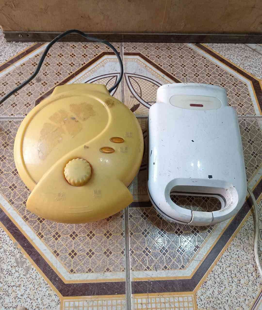 اغراض للبيع مكاني جكوك قريب على الكاظمية ***********
