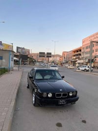بي ام دبليو ٥٢٥ • قير عادي • رقم السليمانية
