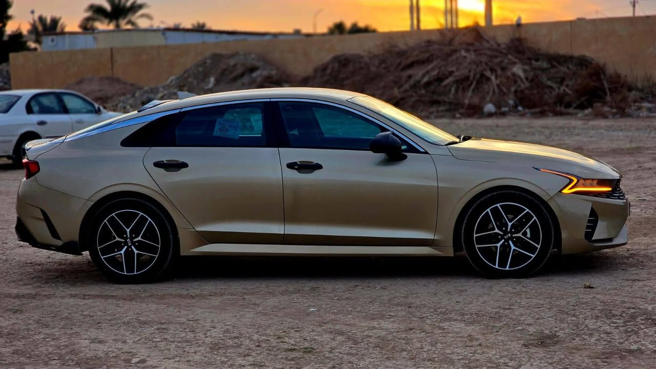 للبيع k5 لون ذهبي مميز
موديل 2022
محرك 1.6 تيربو
بصمة شاشة كامرة 3 انظمة قيادة وباقي مواصفات ال k5المعروفه
وارد امريكي السيارة جديدا جدا
بيها صبغ البنيد وشوية كلير بالباب مال الصدر
صور الحادث مرفقة بالمنشور 
رقم اربيل 
سعر السيارة 168 وبيها مجال
 للاستفسار ***********
