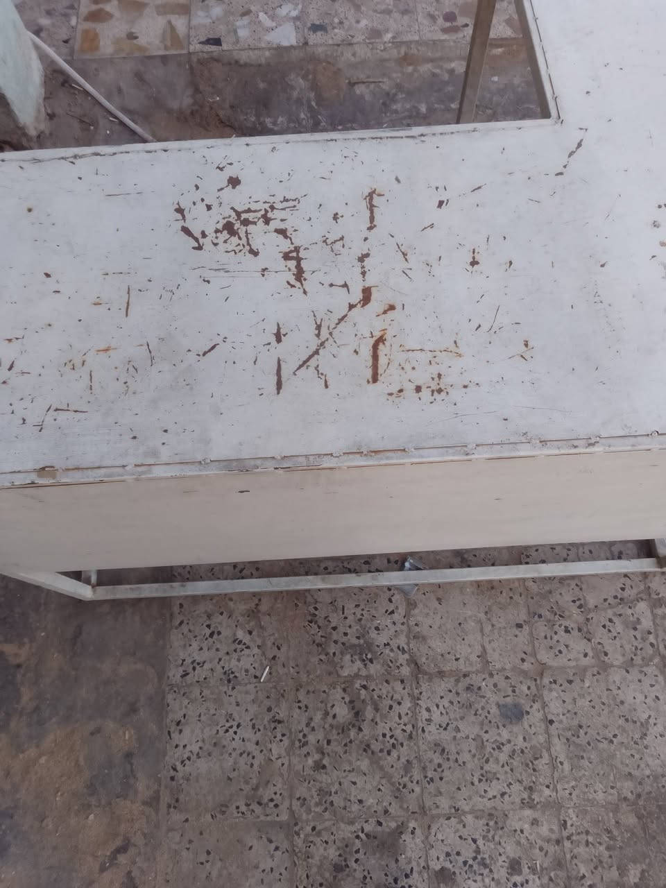 السلام عليكم ميز مقبلات مع عارضه كباب المنيوم اثنينهن فصال للبيع رقم الهاتف *********** غير متواجد في الفيس الشراي يتصل على الرقم

