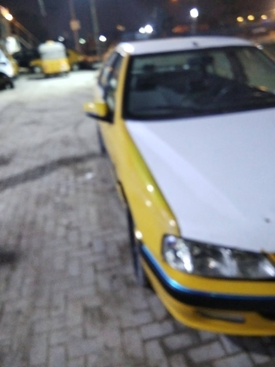 السيارة للبيع كاملة مكملة مصفرة هيئه وغرامات/ كير ومكينة توب والسنوية بأسمي شرط ثاني يوم احولها /جاملغ الخلفي سكن معتدل على البارد مديلها2013 /38وبيها مجال عنواني بغداد للاستفسار على الرقم***********
