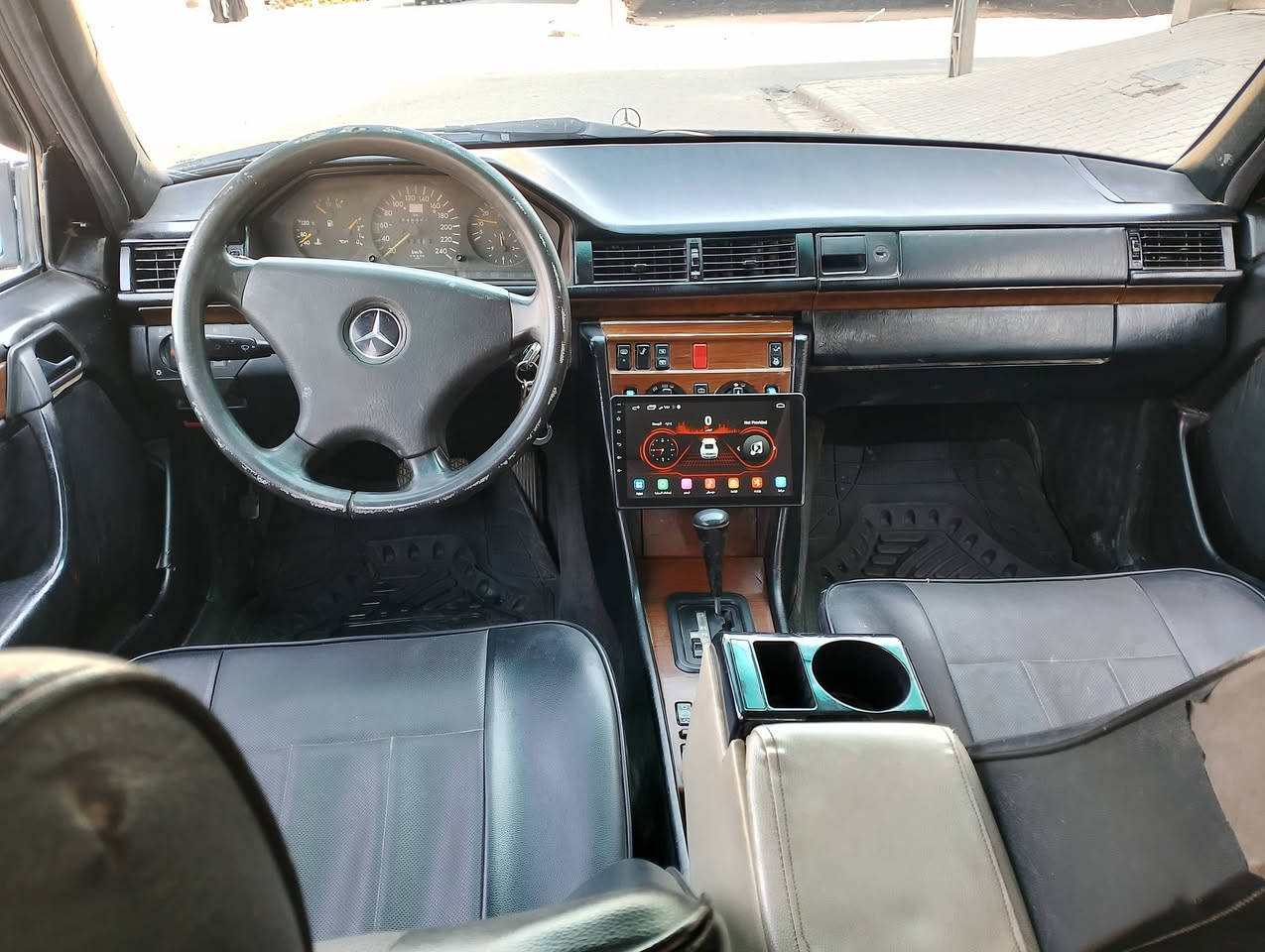 السلام عليكم تحيه طيبه للجميع..للبيع فقط ..مارسيدس دب حجم 300. مديل 1992..رقم بغداد ...سنويه لل29.. كير +مكينه 2500.. جدد ..تبريد شغال .. غرفه حلوه ..حداديه 80٪ تخم تاير جديد ..باتري +سلف جدد..كهربائيات كله شغاله ..السعر 58وبيه مجال مكان السياره نجف ...*********** واتساب @إشارة
