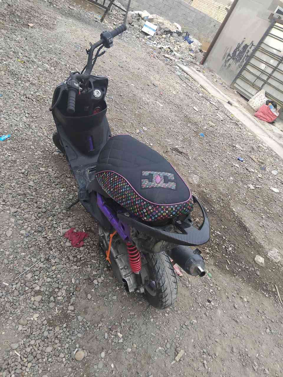 اسلام عليكم ماكس عدله مال لعب للبيع شغاله سلف مزوده رياضي كلش حلوه تحب ترتيب بسيط على ايدك اخوان سعره 300  وبيه مجال عنوان بغداد زعفرانيه رقمي ***********
