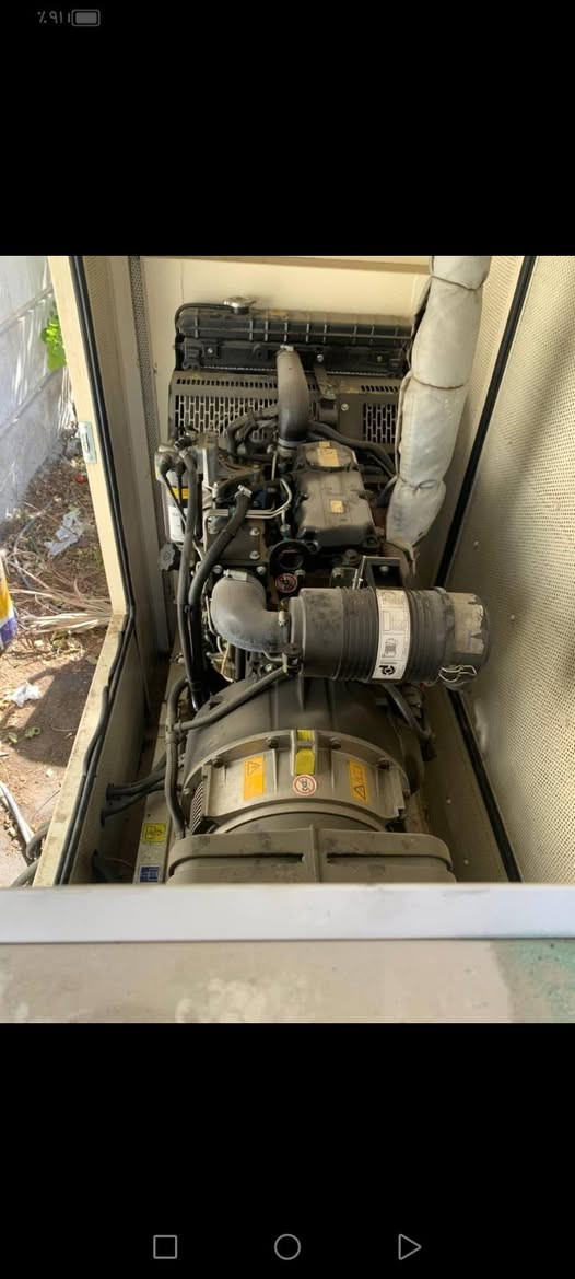 مولدة بيركنز ٣٠ كيفي كاتم جبيلي نظيفه جدآ سيت بلادي للبيع بغداد ***********
