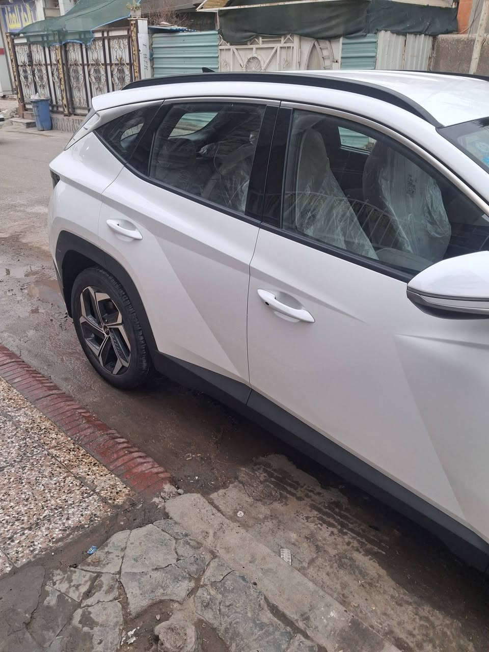 السلام عليكم توسان مديل 23مكفولة ماعده الجنطة بيه طخة اصبع بصبع بارد بدون صبغ رقم بغداد الرقم ***********
