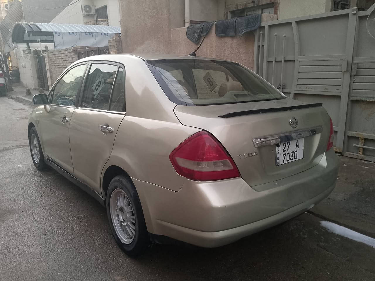 سلام عليكم نيسان تيدا موديل 2006محرك 1600كير اوتو تبريد 
صدر أمام عام جديد وخلفي جديد تخم تأيرات امامي جديد 
رقم انكليزي مميز موضح بل صوره 
هزه جديده سنويه جديده بااسمي 
مصبوغه حزام عنوان شهداء البياع سعر 72وبيه مجال
***********
