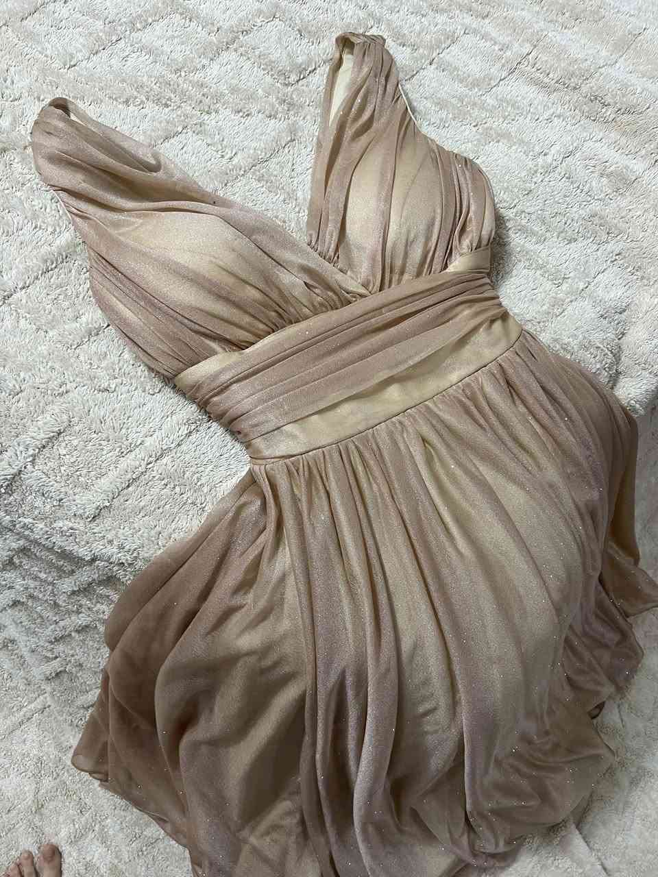 السلام ؏ـليكم فساتين جداً نضيفه التحب تتفضل خاص للأسعار والقياسات والأسعار جداً مناسبه وشكراً🫶


**إذا كنت صاحب هذا الإعلان وتريد حذفه لأي سبب، رجاءا أرسل رسالة إلى الدعم الفني**