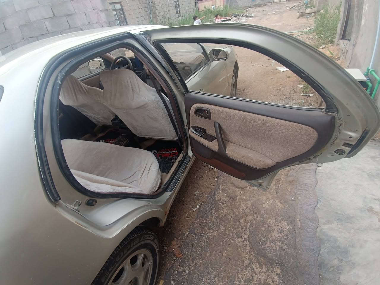 السلام عليكم سياره كرسته نفخ البيع موديل 95 بسمي سياره جاهزه مرايات شفط كشنات  كهربائي مكفوله كصه نقل جثه تبريد نقص بس غاز تخم تايرات جديد مكينه كير  ونجي جديد حداديه 💯/💯 مامي خلفي بيه ضربه بل جاملغ خلفي صفحه اليمنى سعر 53 وبيه مجال مكان بصره 5ميل رقم الهاتف *********** الي مو شراي لا يخابر رجائن
