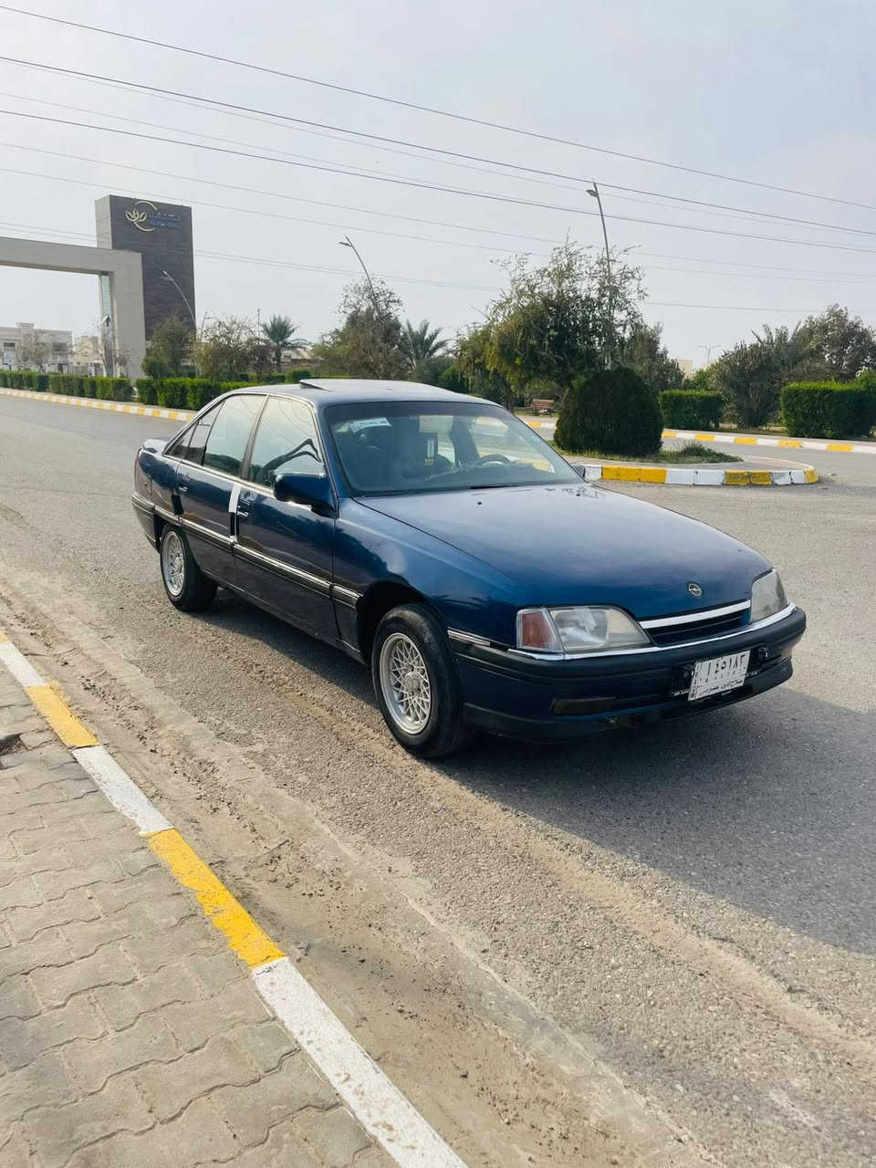 السلام عليكم .. الحلال للبيع 
أوبل وميكه موديل 1992 بسعر٣٧ ورقه وبيه مجال 
محرك. شرط مال كصه كير وتماتيك 
كير شرط. صدر امامي خلفي جديد  تخم تاير جديد 
السياره بيها صبغ عام بدون ضربه  العماره بلاديه 
لايت بلايت جديد اصلي مو تجاري 
مسجل سماعت كهربايات كله شرط 
محرك/ كير / صدر / كهربيات / كله شرط
السياره متصرف عليه الف السياره ناعمه بشكل 
بسعر ٣٧ وبيه مجال 
باقي السياره مكفوله.  مكان السياره تكريت القادسيه 
رقم /صلاح الدين سنويه لل 2028 مشروع وطني 
رقم ***********
***********
