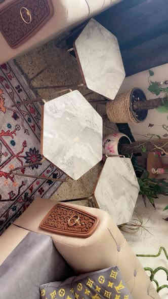 السلام عليكم تخم للبيع ١٠ مقاعد 
مع طبلات وسطية وسيت طبلات ذهبية 
للحجز والاستفسار السعر على الخاص 

***********
