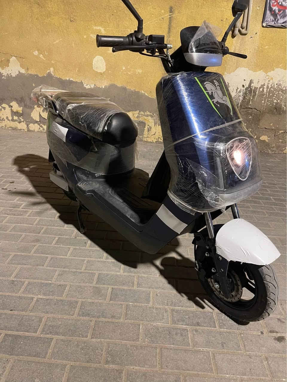 دراجه شحن جديده مطلعها من معرض بلعشار صارلها شهرين ماماشيه هواي كلها شغاله سعر ٧٥٠ وبيها مجال عنواني بصره رقمي *********** البصرة, العراق
