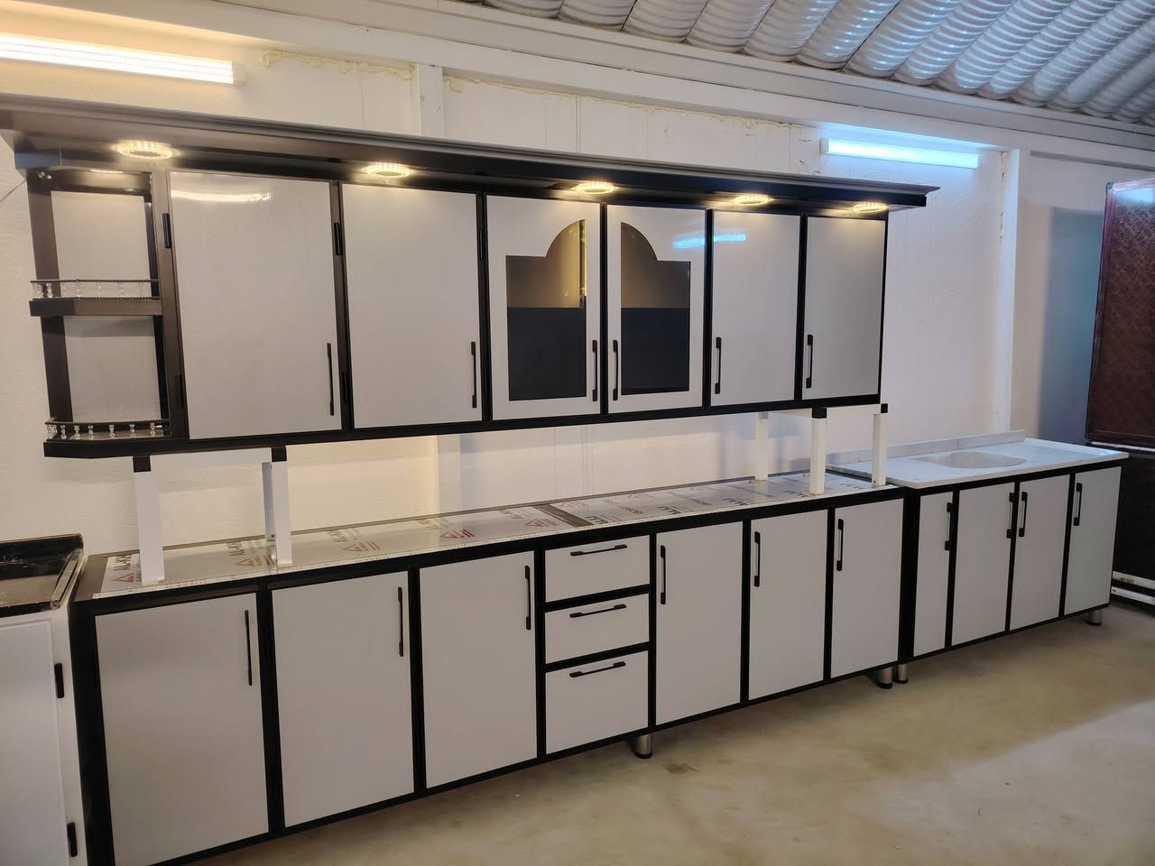 #للبيع كاونترات تزكام جديد تركي اي قياس تريد حسب الطلب نقل وشد علينه 

عنوانه العماره الشيشان الثانيه ب السايدين آخر ستداره التصال *********** استبدال عادي معه الفرق
