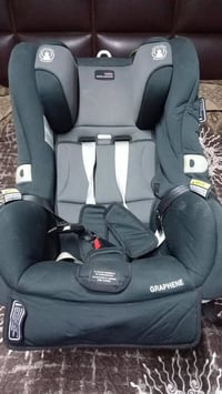 كرسي أطفال • Britax Graphene • ولادة حتى ٤سنوات
