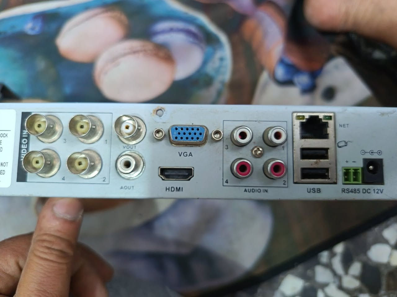 دي في آر سامسونج اربعه جنل يدعم نت مع كافة ملحقاته عوزه فقط وايرات مع هارد ٥٠٠
***********
