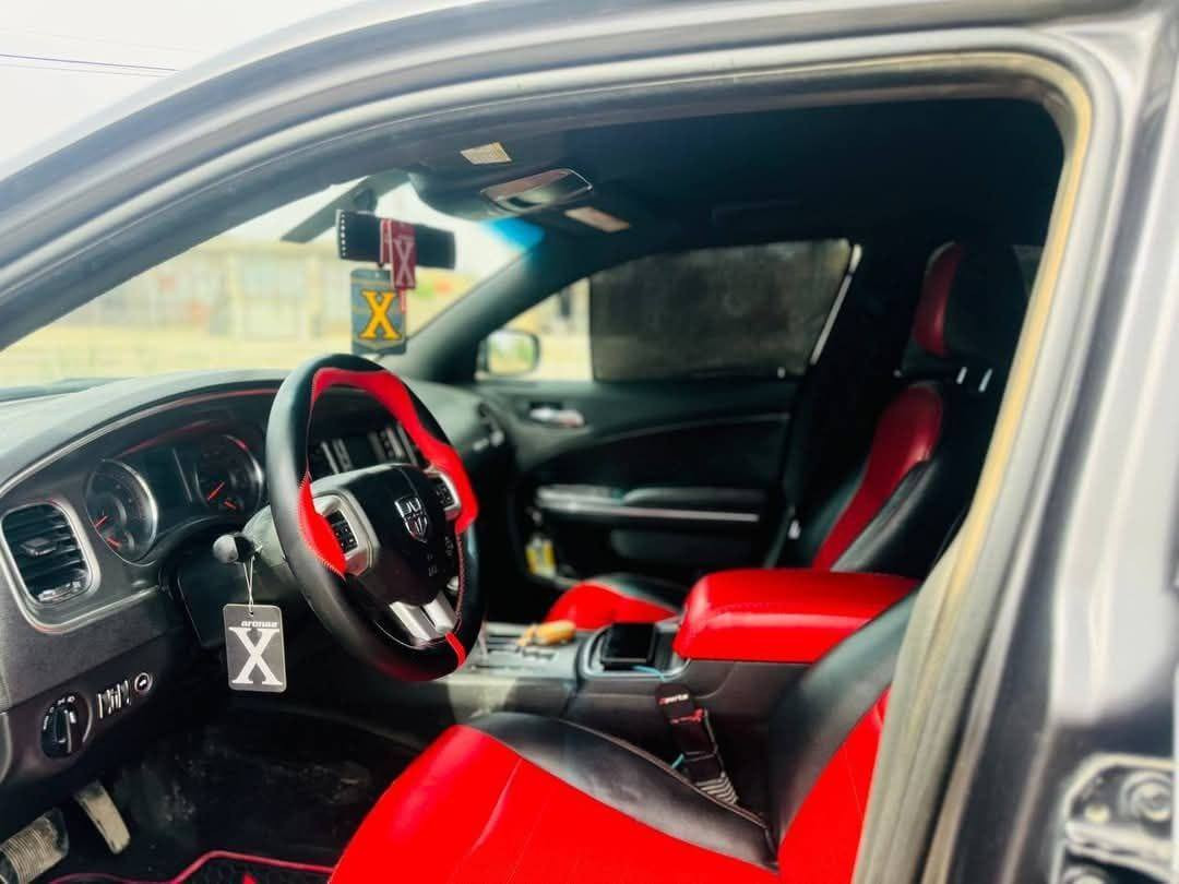 السلام عليكم
دوج جارجر للبيع وارد كندي 
موديل 2013
رقم بابل بأسمي 
ايرباكات سليمة
لون مميز 🔴
السيارة حيل معتنين بيها من دهن وبانزين وادامة نضام ايكو
كشنات كهرباء لايت زنون دبليو عيون المرغوب تايرات جدد
تبريد تدفئة قطعتين فول 
مكينة كير شرط كفالة 
 حادثها شبر جاملغ وشبر بنيد بس  وتكدر ادك رقم الشاصي وتتأكد من صور الحادث ومرفق صور الحادث 
مكان السيارة الديوانية  
للأستفسار واتساب او اتصال 
وبالخير ع الياخذها

***********
