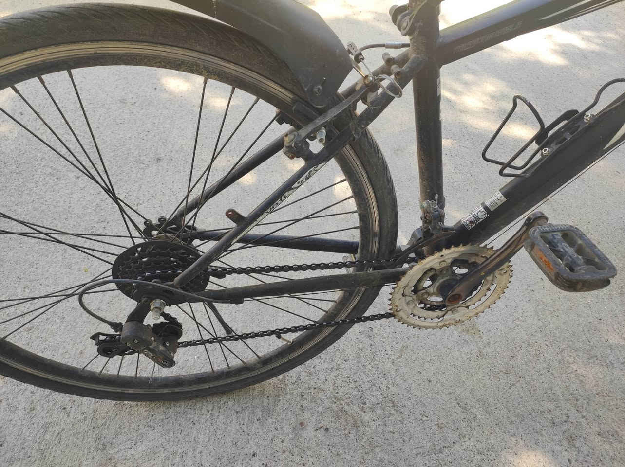 🚲 بايسكل للبيع
بايسكل رياضي نظيف وحالته كلش زينة، استعمال خفيف وجاهز تمشي بيه مباشرة.

المواصفات:
الحجم 27

خفيف وقوي

تايرات رفيعة مناسبة للشارع

بريكات شغالة تمام

قعدة مريحة

بيه رفارف أمامي وخلفي

حامل قنينة ماي

ما يحتاج تصليح، تركب وتمشي.

💰 السعر: (90الف)📍 المكان: (الزهور)📞 للتواصل: (***********) والسعر بي مجال

الجاد يتواصل خاص أو اتصال
