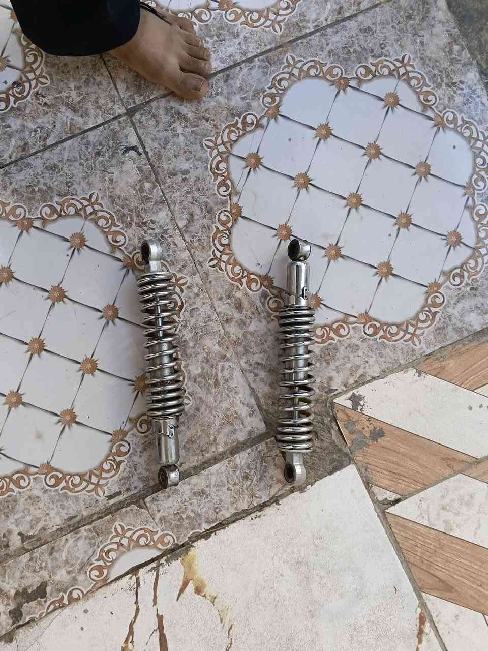 سلام عليكم اغراض البيع ما دراجي يراتي صدره كدام كامل دبلات وراه وكدام تانكي نضيف ما بي ايشي ستيرن بابي ايشي صانصه نضيفه ما ابيه ايشي غراض كامله ما يراني ومدكره كدام فقده البيع سعرهن ب25الفف قفل لو مو شراي لا يدخلي رجان بل فيس ما متواجد بس عله رقمي ممتواجد واستاب***********
