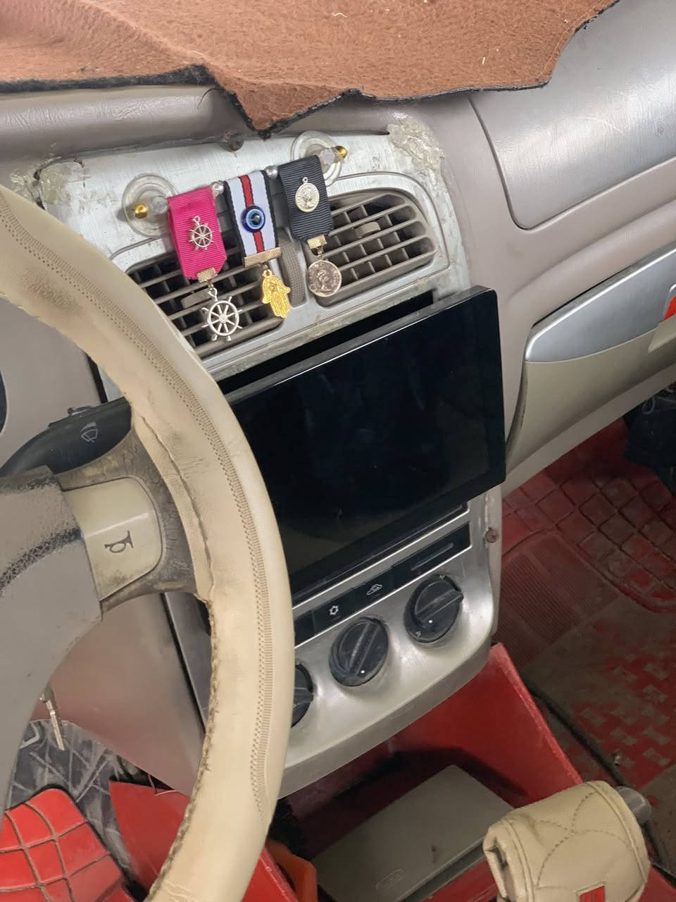 شيري كوين محور كورله بيكاتشو كير كورله بيكاتشو كير ومكينه خير من الله سياره حلوه للبيع سعر ١٥ بيها محال شراي مكاني بصره ناحيه السيبه   ***********
