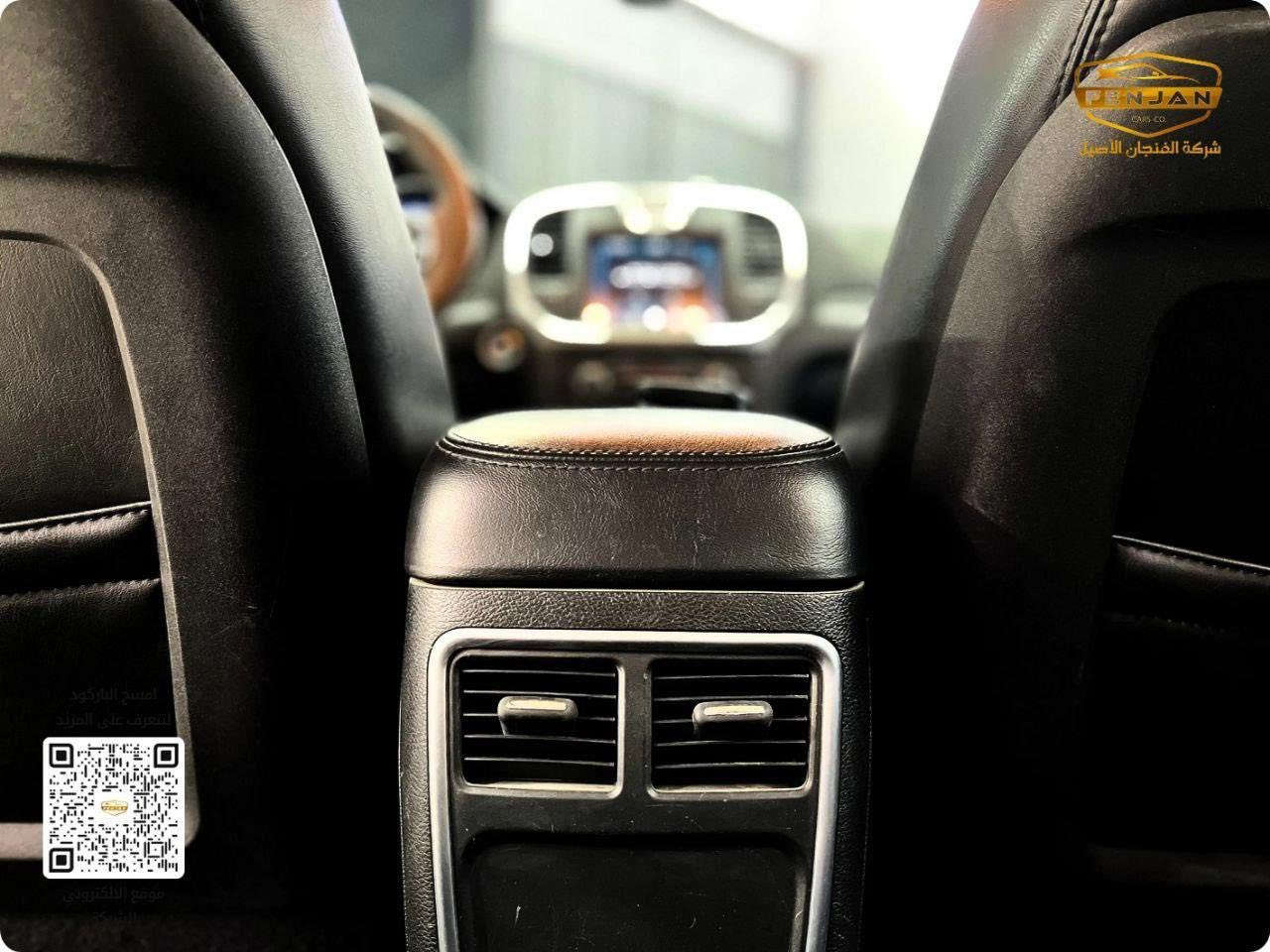 C300
‏‎‏‎- تبريد مركزي 

‏‎‏‎- بگ لايت LED 

- ليد نهاري 

‏‎‏‎-كرسي السايق بحركة كهربائيه 

‏‎‏‎-تحكم ستيرن جهتين 

‏‎‏‎-تحديد سرعه 

‏‎‏‎-مانع انزلاق 

‏‎‏‎-كامره خلفيه دواره 

‏‎‏‎باقي المواصفات المعروفه 

‏‎‏‎رقم السياره    — بغداد 

‏‎‏‎موقع  السياره — النجف 

‏‎‏‎للأستفسار.     —- ***********
