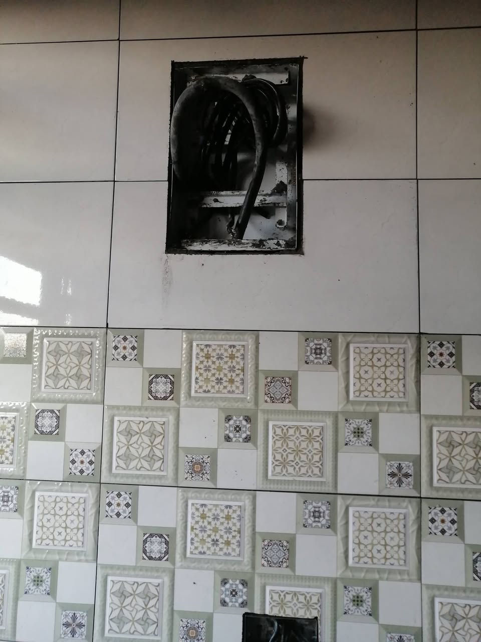 خلفه متفرغ تطبيك
ارضيات وجدران
*********** ملاحظة شغل درجه اولئ
