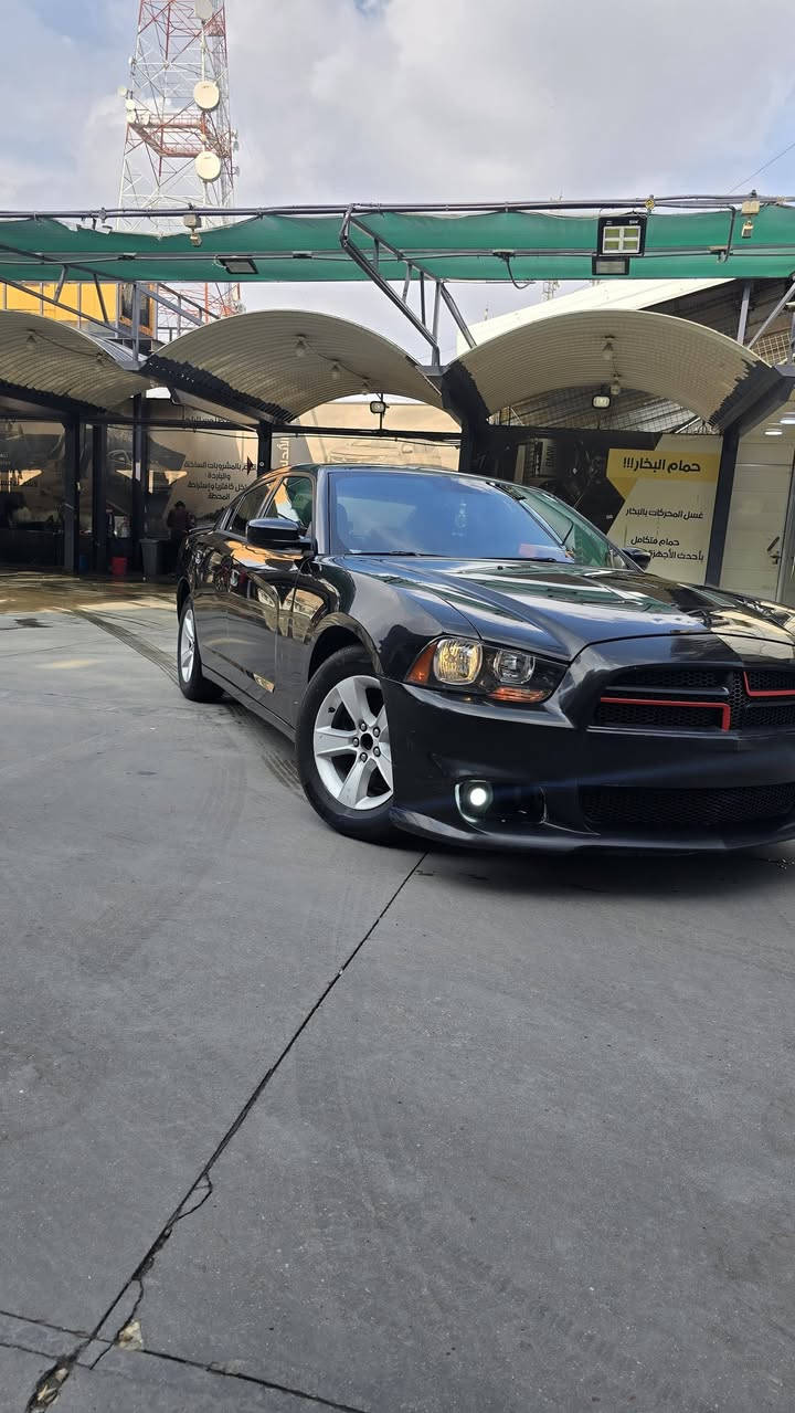 من رخصت الادمن سيارة نوج جارجر 12وارد امريكي السيارة للبيع السيارة مكفولة كفالة عامة ما عدا بارد ورة باب السايق وكتاب الفحص عندي اذا تحب تفحص انا حاضر السيارة كاملة ما ناقصها شي  سعر البيع 152وبيهة مجال خابرني وتدلل مكان بصرة رقمها بصرة سنوية ما ساقطة ***********
