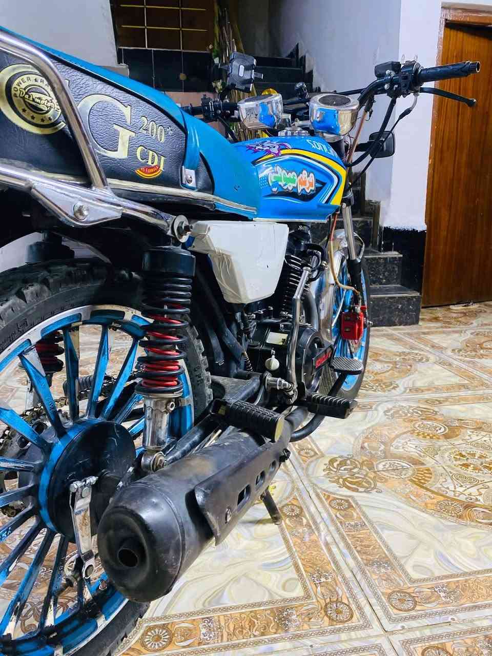 السلام عليكم دراجه سونك لبيع
موديل ٢٠٢٦ 
محرك 200c
سلف شغال 
كهربائية كله شغاله 
سكان رياضي 
صالنصه كاتم 
السعر[650]
لستفسار(***********)
