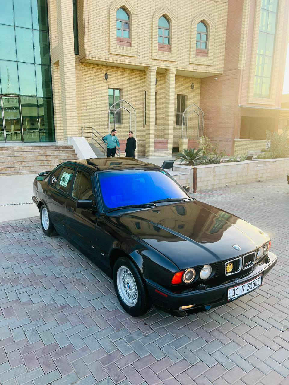 للبيع الحلوه تفاصيل
السلام عليكم للبيع بي ام موديل 1992 بسعر مناسب 63وبيها مجال  للشراي محرك مسكر شرط كير وتماتيك شرط صدر امامي خلفي جديد تخم تاير جديد تخم ويل اصلي بلادي رقم بغداد دولي سنويه الغايه 2029 هزه جديد تبريد ثلج ه تدفئه نار السياره صبغ عام جماليه بدون اي حادث غرفه جديده دبل يرباك ستيرن يرباك السعر 63$ وبيها مجال مكاني تكريت الزهور
***********
***********
