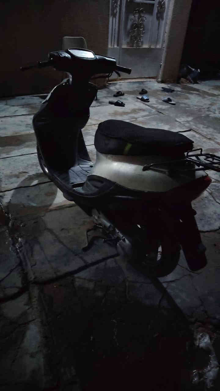 سلام عليكم دراجه 9 البيع دراجه كامله مكمله شرط هندر واحد كهربايات كلهه شقاله شاير صطاب وره كلهه شقاله مكينه مفتوحه مره وحده فقط وشلعه ومعدل تشك الكاع شك سعر 180 وبيهه مجال مكاني البصره الزبير رقم *********** 💜🫵🏼
