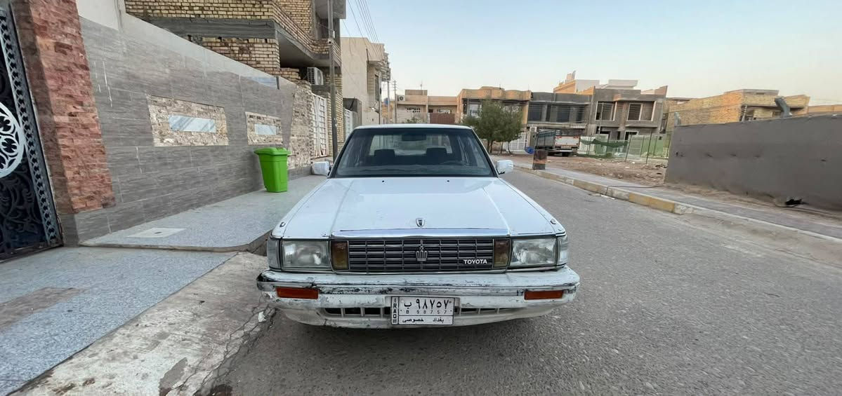 السلام عليكم
سيدان موديل 90 ايسر بلاد كير ومكينه بطه 
جام شغال كهربائيات كلها شغاله تبريد شغال 
حداديه 100/50
رقم بغداد سنويه 27
البيع شرط التحويل 
السعر 36 وبيها مجال
موبايل /***********
