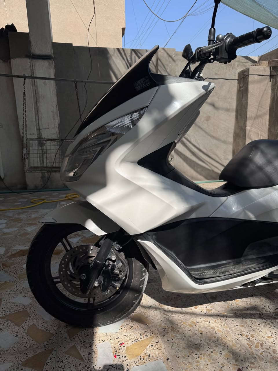 سلام عليكم PCX جيل الثاني ياباني JF
صارلهة شهرين من نازله كفاله الدراجه كفر ومكينه لوك
سويجات ثنين✅
الورقه مال مزاد✅
مكينه125✅
بالمزاد ماشيه 15k وهسه 20k يعني بالعراق ماشيه بس 5k 
حساس ستان حساس ازدحام✅
المنفيس والكتلوكات والعدة هم وياها
السعر16ونص وبيه مجال حك الجيه مكاني الامين الثانيه
شراي اتصل ***********
