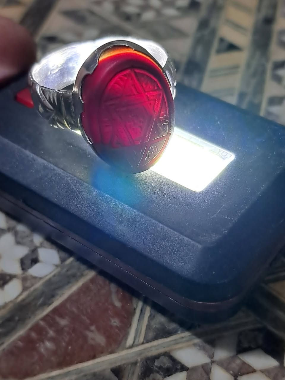 تحفه من تحف العقيق شفه
مخطوطه نجمة داود
صياغه يدويه فضه عراقيه


**إذا كنت صاحب هذا الإعلان وتريد حذفه لأي سبب، رجاءا أرسل رسالة إلى الدعم الفني**