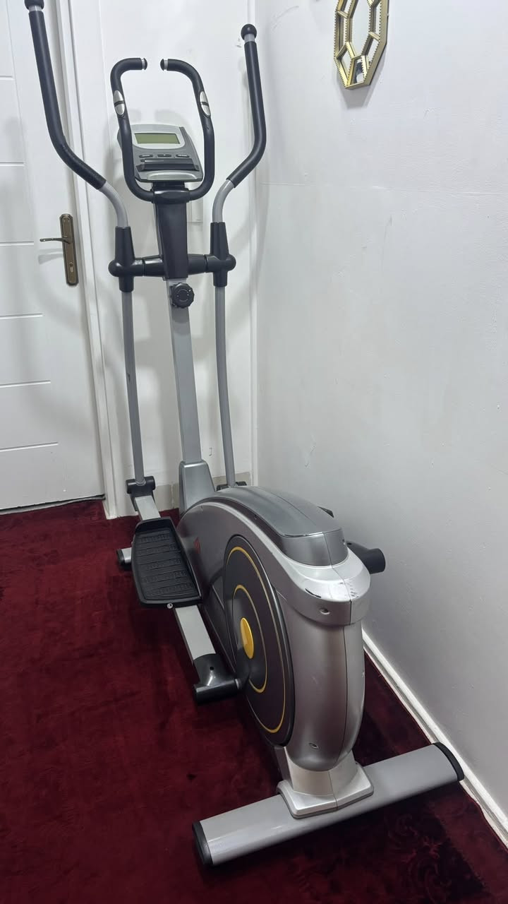 جهاز رياضي للبيع من شركه MGT sports  جهاز يحتوي على شاشه و قياس السرعة وفضلاً قياس نبض القلب و عدد الخطوات والركض مع حامل للهاتف يحتوي على 25 سرعه حسب الي ناسبك و يتحمل وزن  و ايضا في عجلات للتحريك من مكان الى مكان اخر السعر جدا  مناسب 

275 وقابل للتفاوض 

جهاز جديد مستخدم سنة فقط


**إذا كنت صاحب هذا الإعلان وتريد حذفه لأي سبب، رجاءا أرسل رسالة إلى الدعم الفني**