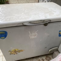 مجمدة للبيع شغالة بس يحتاجلهة نرمادة وحدة من ورة لين مكسورة بس شغالة ط...