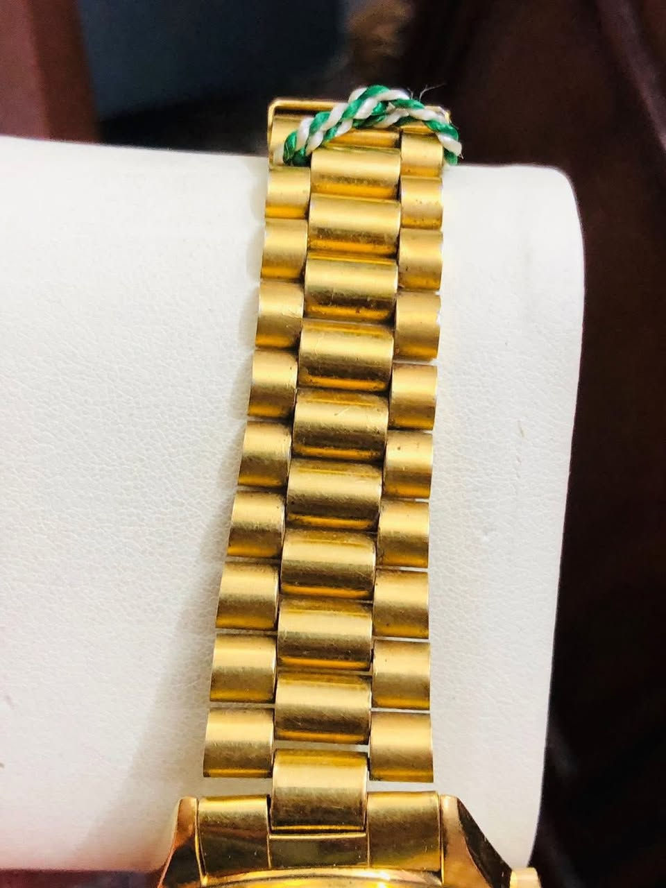 ساعة دليل المسلم ( DALIL) اوتماتيك 
سويسري اصلي انتاج الثمانينات 
تغليف ذهب بوصله لاتجاه القبلة
 القطر ٣٧،٥ ماكنه 21 حجر 
لوك غير مستعملة  
للاتصال ***********
