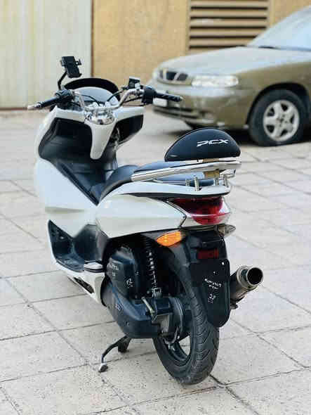 للبيع دراجه pcx ياباني الاصلي نوزل خطين ستان كهربائي حساس ازدحام دراجه جديده مكينه 150 حساس شلعه معدل خير من الله دراجه تتعب تكول جديده مال جناي ماشيه 16 الفً  بغداد الكرخ السعر مليون و 250وبيهه مجال ***********
