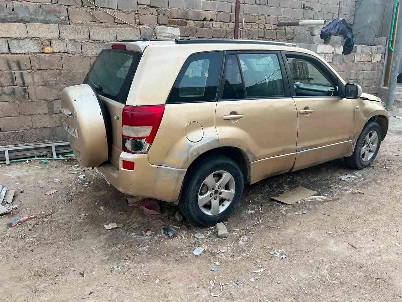 سلام عليكم 
سيارة سازوكي موديل 2008رقم بغداد مشروع وطني سيارة سيارة فول مواصفات مصبوغة عام + محتركة تفرعات مكينة فقط مكينة وكير مابيهن شي سبب الحريق تسريب صوندة البانزين وحتركن تفرعات 
سعر ٣٢ ورقة وقابل لتفاوض 
باقي تفاصيل سيارة على صاحب سيارة مكان سيارة بصرة تنومة في شارع الاطفاء
***********
