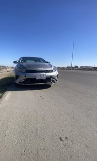 كيا فورتي موديل 2024وارد امريكي موصفات LXحادث جدا بسيط جاملغ فقط ومبدل...