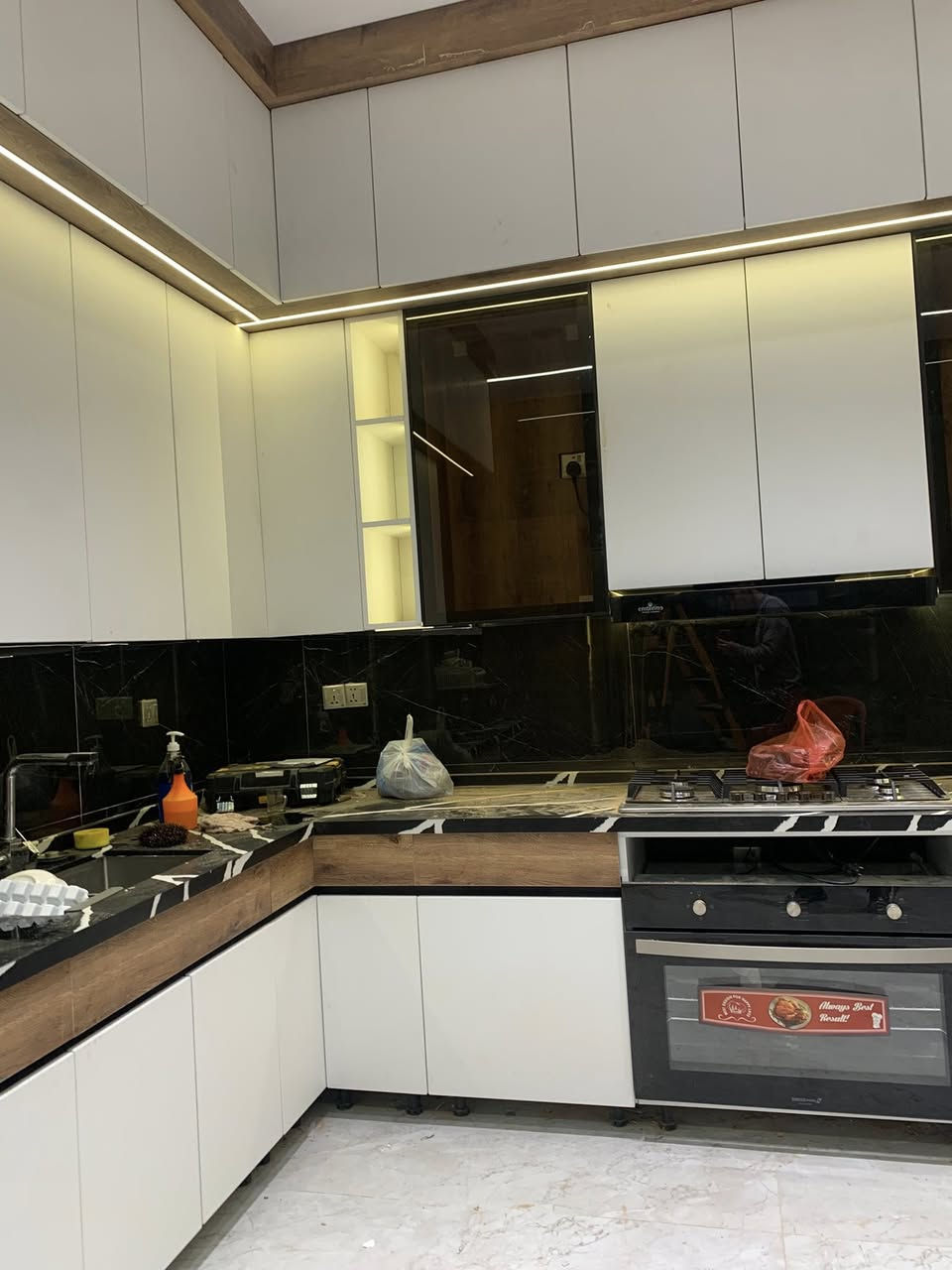 الوتد للديكور والمطابخ تفصال جميع الديكورات والمطابخ وغرف النوم ***********
