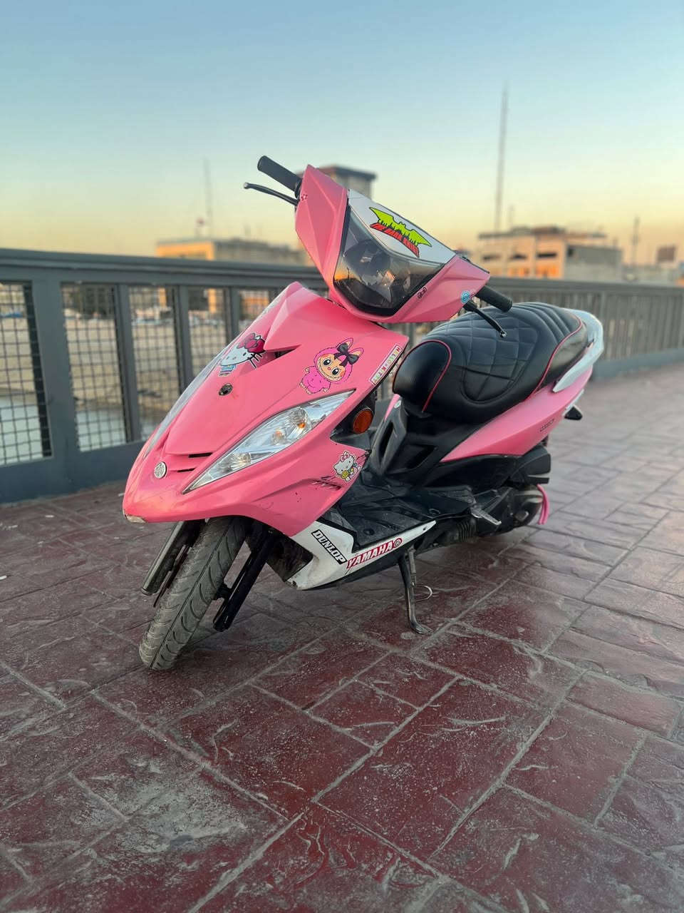 جي تي ار 2013
الدراجة كلها بلاديه جانت سوده صبغتها وردي للجماليه

شاشه 3 الوان 

شلعه ومعدل 

كهربائيات كلها شغاله

نكره 24 ساعه 

للبيع او مراوس حسب القناعه

***********
