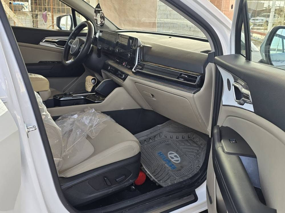 السلام عليكم
كيا سبورتاج 2025 خليجي رقم بغداد ماشيه 18 الف قابل للزياده 
السياره مكفوله كفاله عامه 
السياره فول مواصفات عده البانوراما 
فور ووويل 4x 
المواصفات
نقطة عمياء
سايد ابريك دكمة 
بصمة تشغيل عن بعد
محرك 2000سي سي 
استيرن تدفئة 
شفتات كير سبورت بل ستيرن
جي بي اس 
جنطةكهرباء
كراسي كهربائية 
كراسي تدفئة
كراسي مخمل إف وايت
ويل حجم 19
حساسات امامي خلفي
كامرة دوارة
اتو هولد
درايف مود
مانع انحدار
تحكمات استيرن
شحن وايرلس
المري جانبية طي وفتح كهرباء
اشاير مري جانبي
لايت زنون عالي ناصي
لد ليزري امامي نهاري
بك لايت لدLED
السيارة 1/1
تدفئة كشنات تدفئة ستيرن 

قطعتين تبريد 

رادارات جانبيه بالمري 

حساسات اماميه وخلفيه وبعد بيهه هواي مواصفات 

للاستفسار الاتصال ع الرقم ***********
