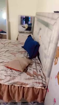 غرفة زاوية • للبيع • نجف